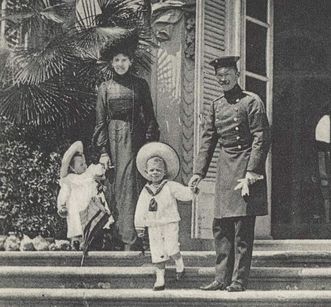 Princess Olga and Prince Maximilian with their children in Ludwigsburg