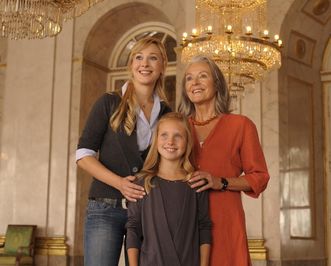 Besucher im Marmorsaal des Residenzschlosses Ludwigsburg