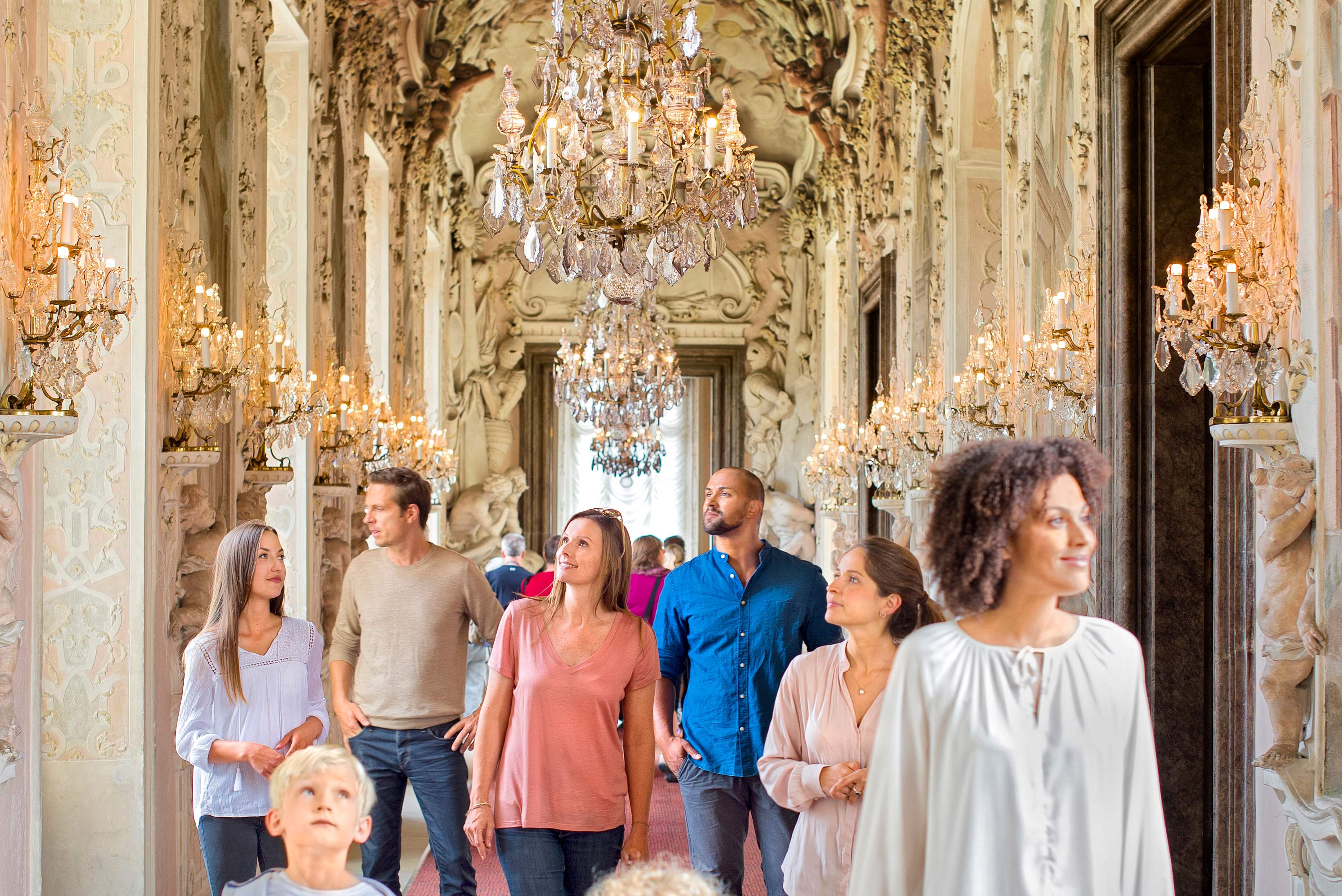 Besucher in Residenzschloss Ludwigsburg